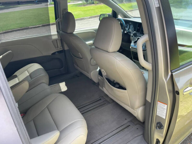 2015 Toyota Sienna