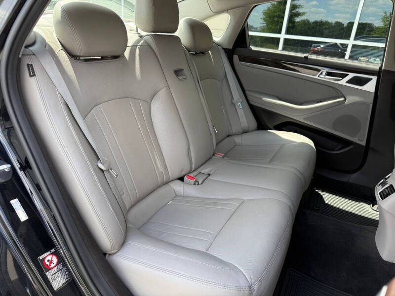 2017 Genesis G80