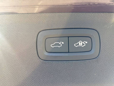 2025 Volvo XC90 B5 Core Bright Theme