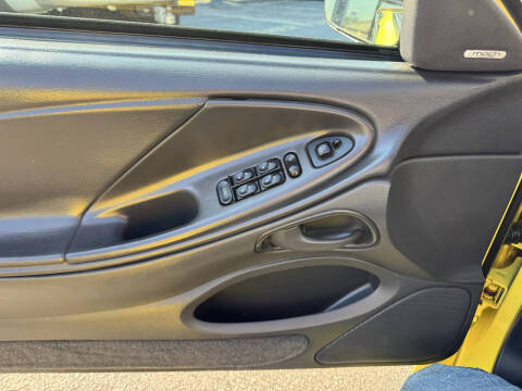 2002 Ford Mustang GT Deluxe