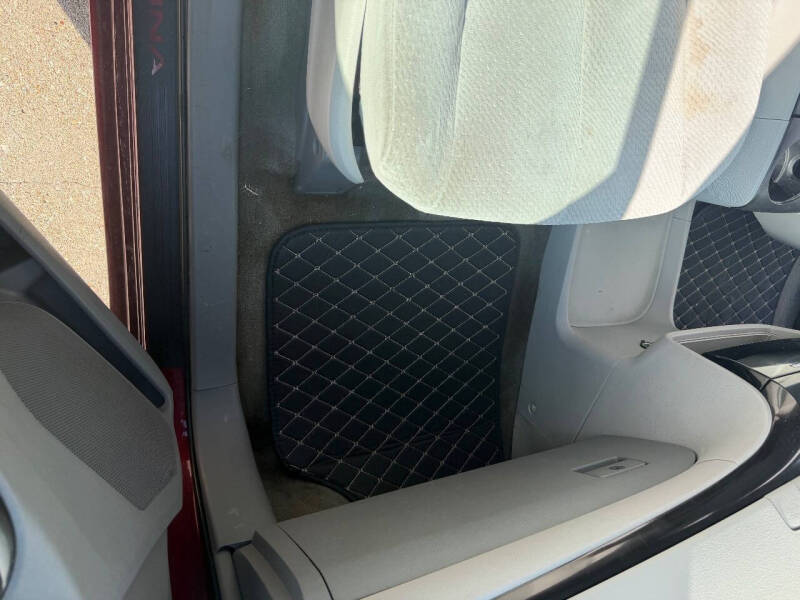 2014 Toyota Sienna LE 8-Passenger