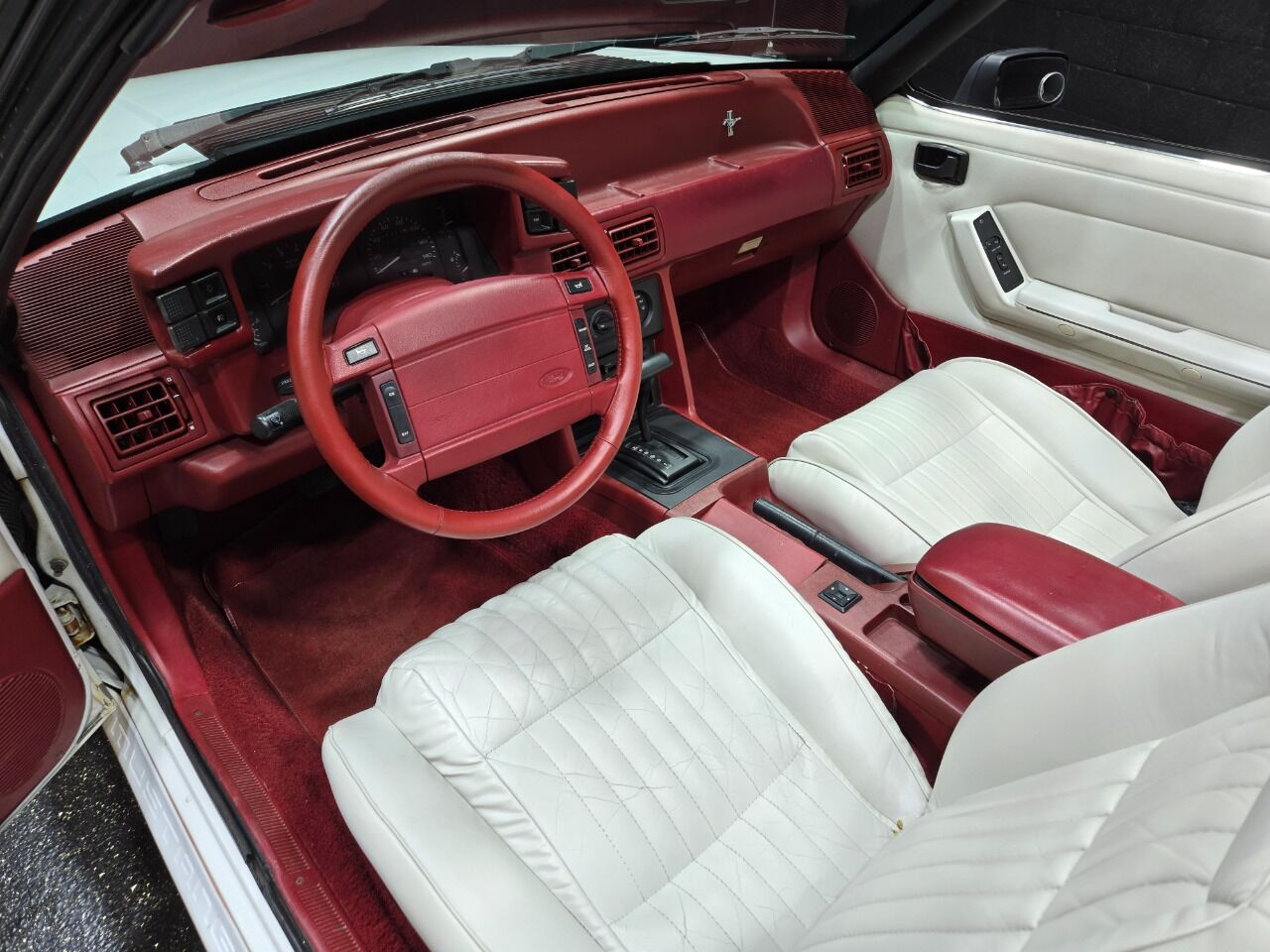 1992 Ford Mustang 10