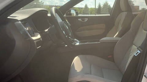 2026 Volvo XC60 B5 Plus