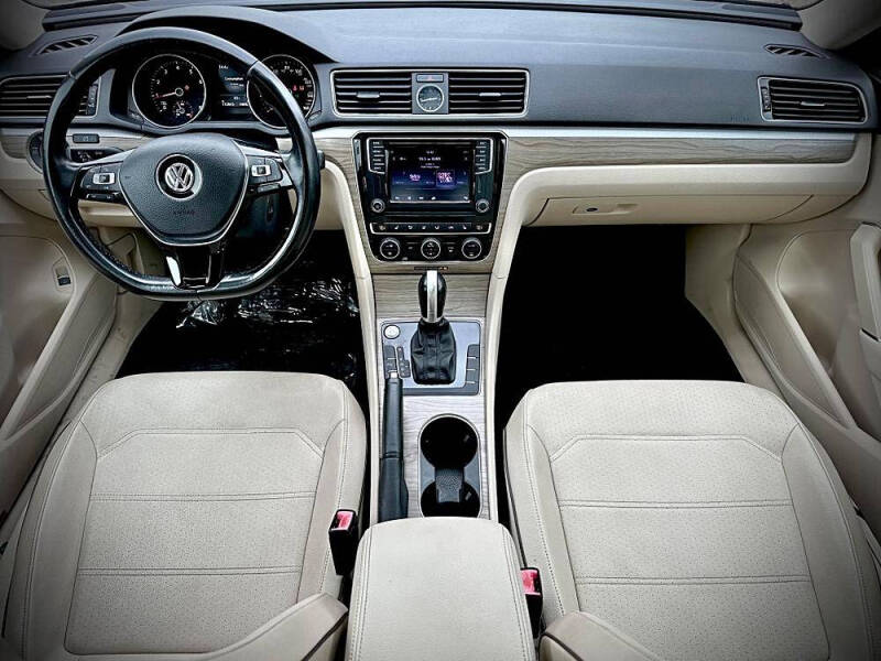 2017 Volkswagen Passat 1.8T SE