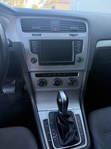 2017 Volkswagen Golf TSI S