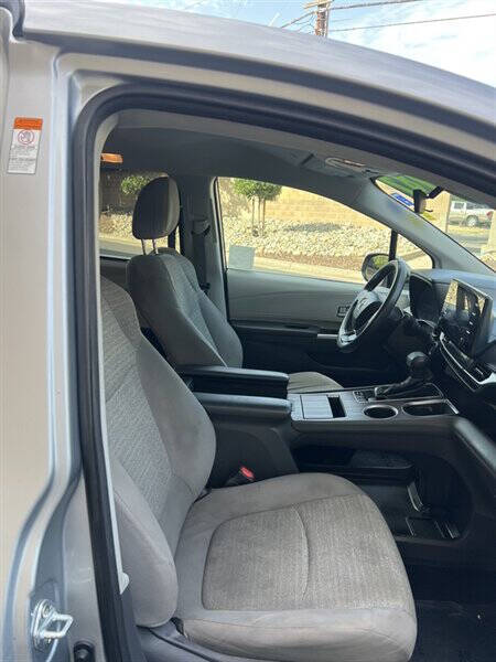 2021 Toyota Sienna LE 8-Passenger