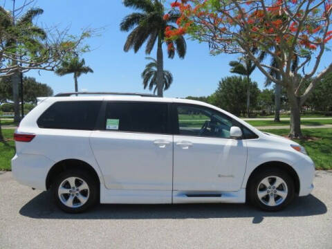 2016 Toyota Sienna LE Mobility 7-Passenger