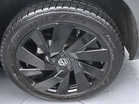 2024 Volkswagen Taos SE 4Motion