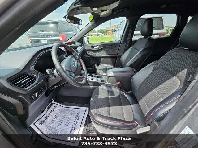 2023 Ford Escape ST-Line