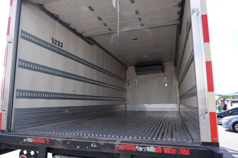 2014 Freightliner M2 106
