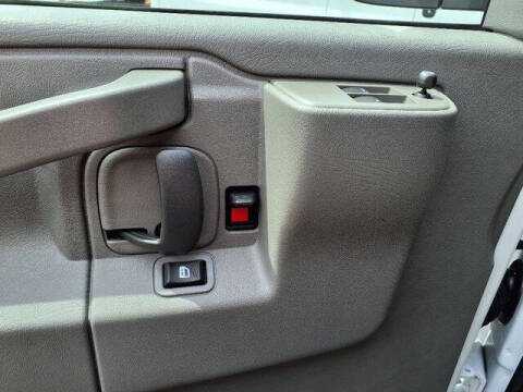 2025 Chevrolet Express 3500