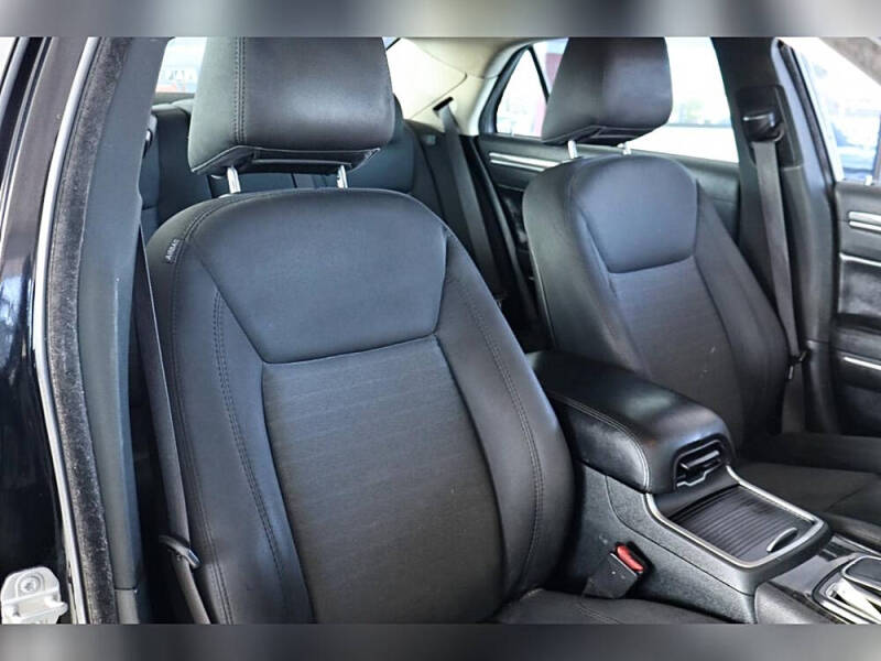 2019 Chrysler 300