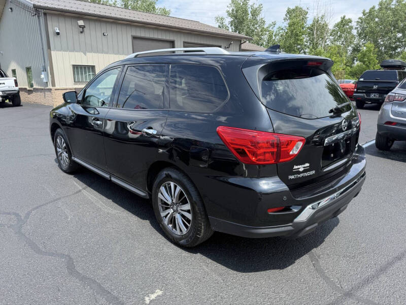 2019 Nissan Pathfinder SV