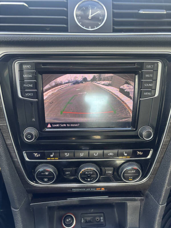 2016 Volkswagen Passat 1.8T SE