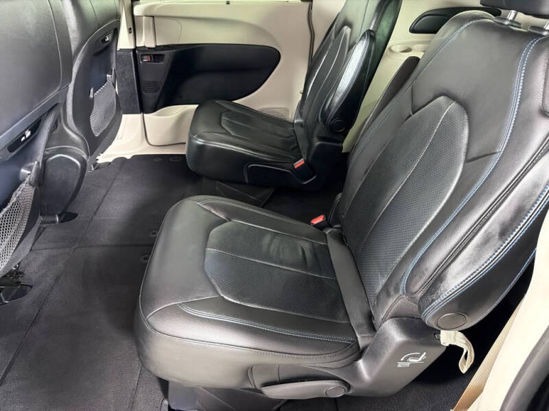 2021 Chrysler Pacifica Touring L