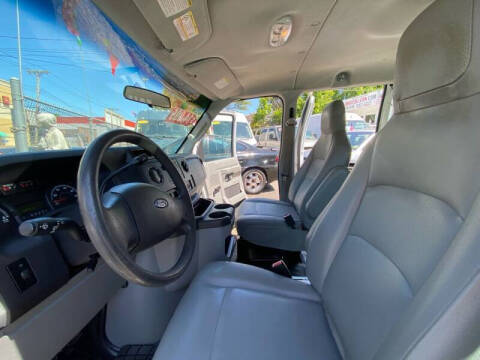 2012 Ford E-Series E-350 SD XL