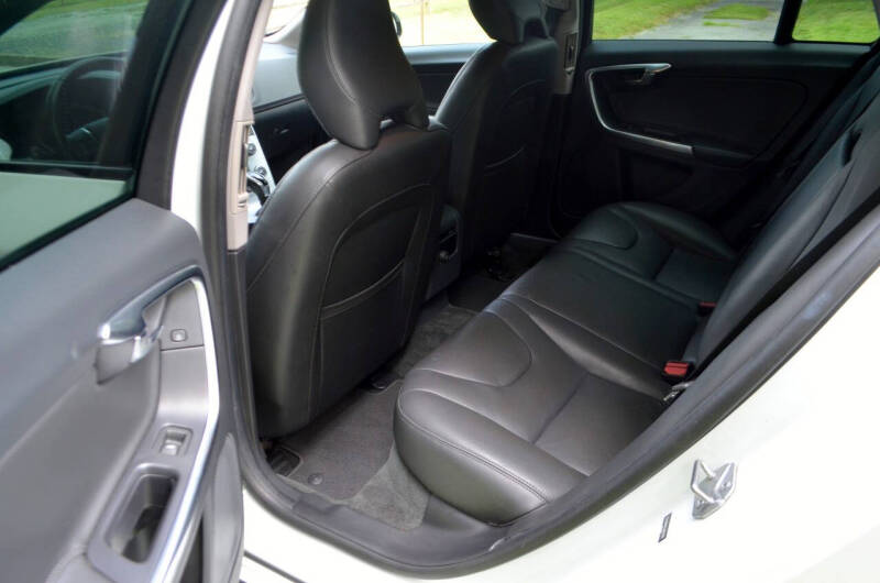 2018 Volvo V60 Cross Country T5 Premier