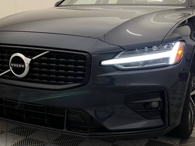 2022 Volvo S60 B5 Momentum