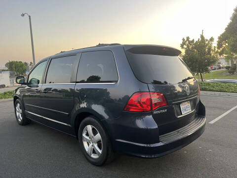 2009 Volkswagen Routan SE