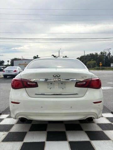 2015 Infiniti Q70 3.7