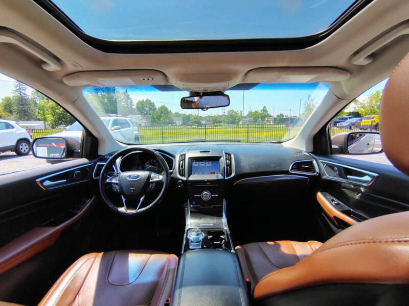 2019 Ford Edge Titanium
