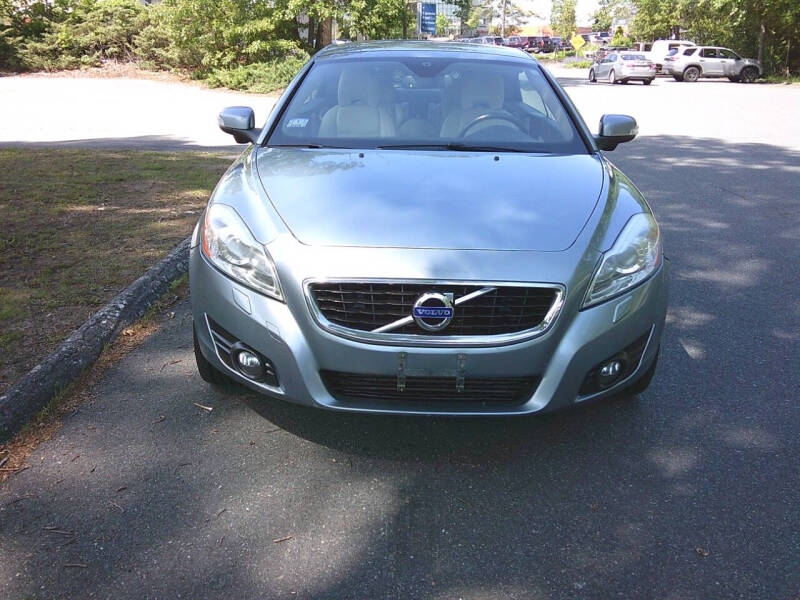 Used 2011 Volvo C70 T5 with VIN YV1672MC6BJ109530 for sale in Woburn, MA
