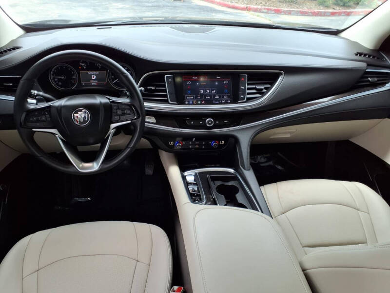 2022 Buick Enclave Essence