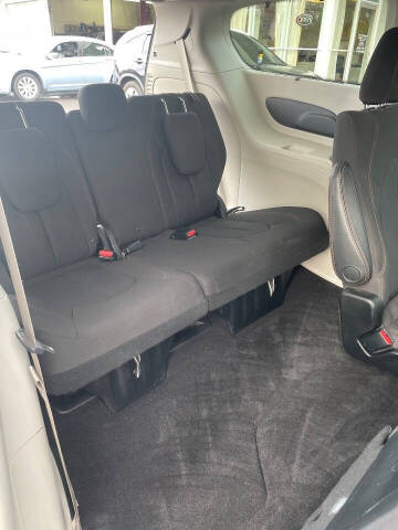 2017 Chrysler Pacifica Touring-L