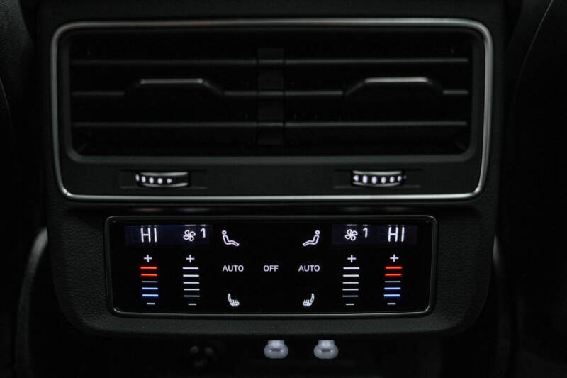 2024 Audi SQ8 4.0T quattro Prestige