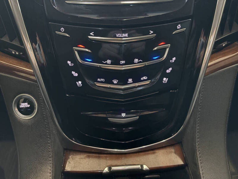 2017 Cadillac Escalade Luxury