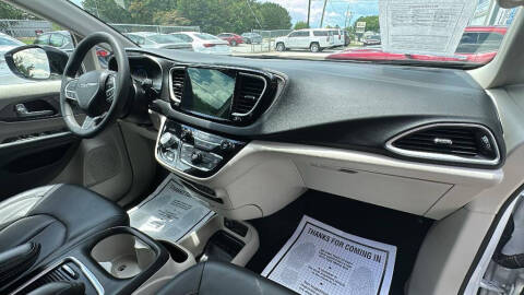 2024 Chrysler Pacifica Touring L