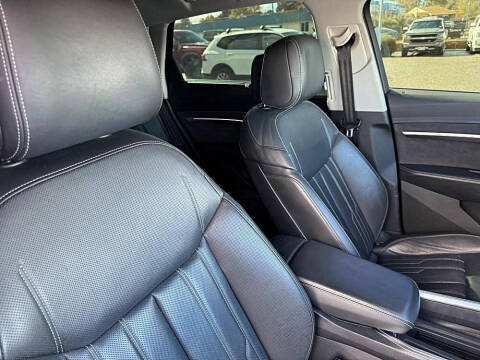 2019 Audi e-tron quattro Prestige