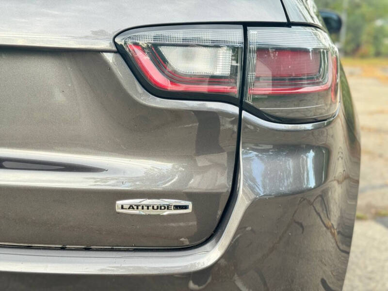 2022 Jeep Compass Latitude Lux