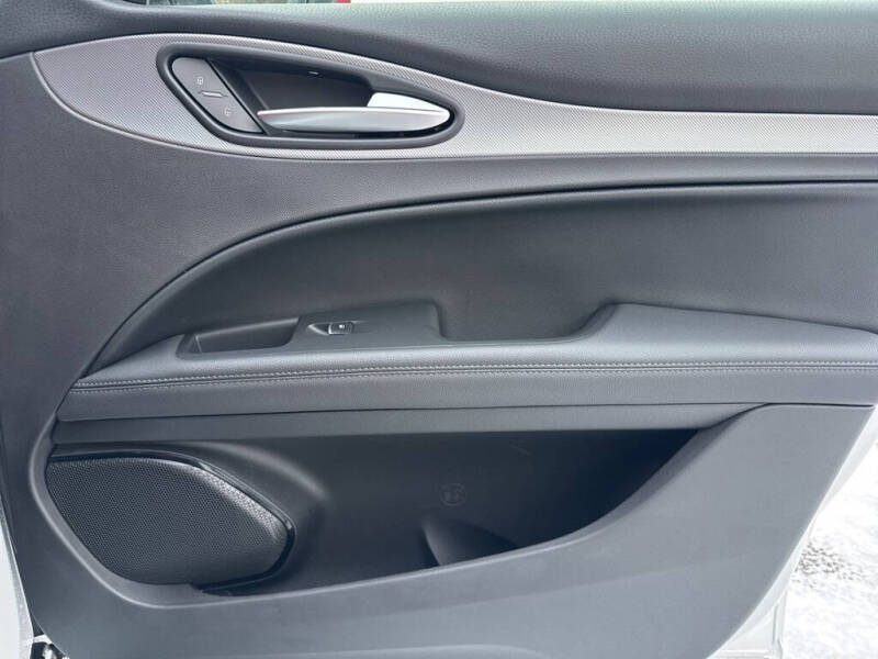 2025 Alfa Romeo Stelvio