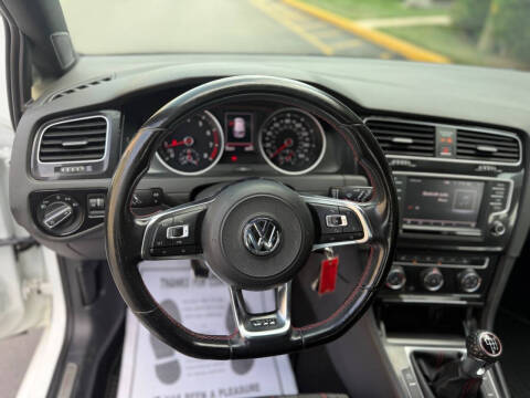 2017 Volkswagen Golf GTI S