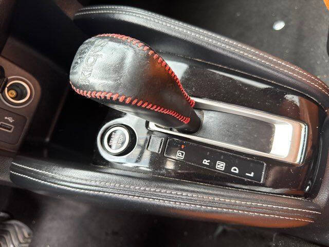 2019 Nissan Kicks SR