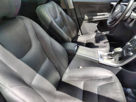 2015 Volvo XC60 T5 Drive-E Premier