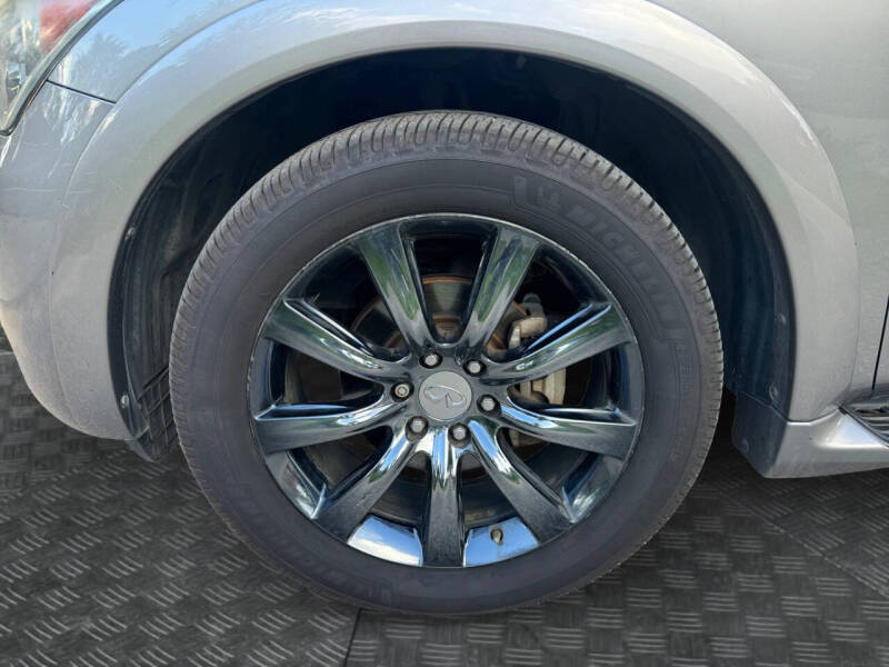 2012 Infiniti QX56