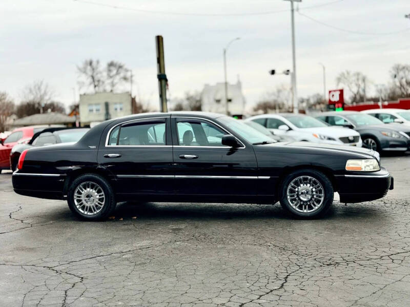 2008 Lincoln Town Car Signature Limited