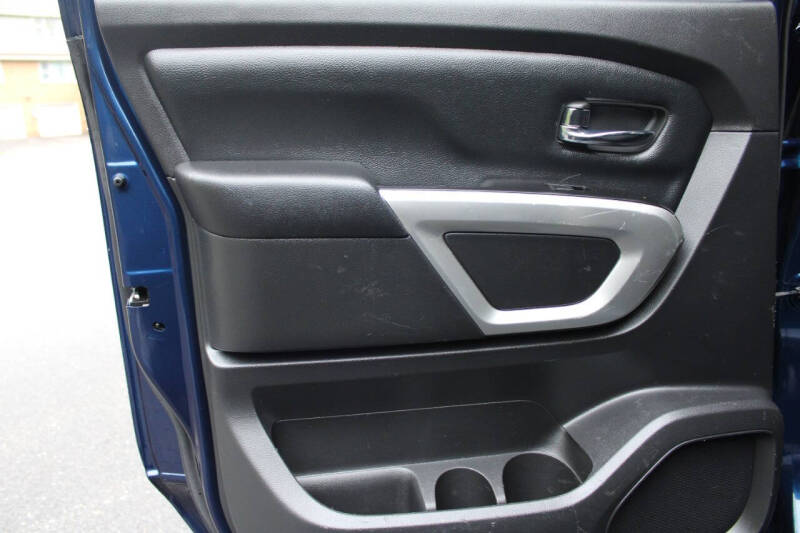 2018 Nissan Titan SV