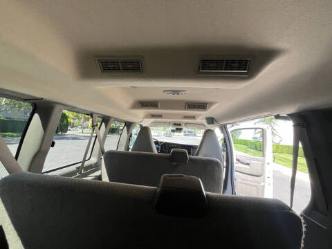 2025 Chevrolet Express LT 3500