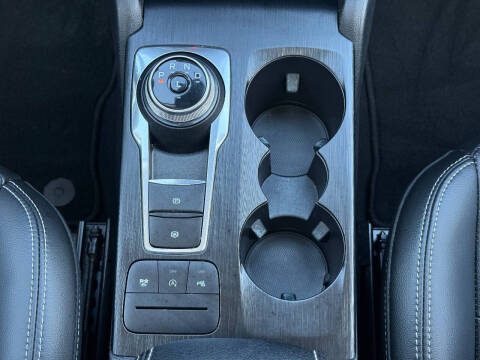 2022 Ford Escape Titanium