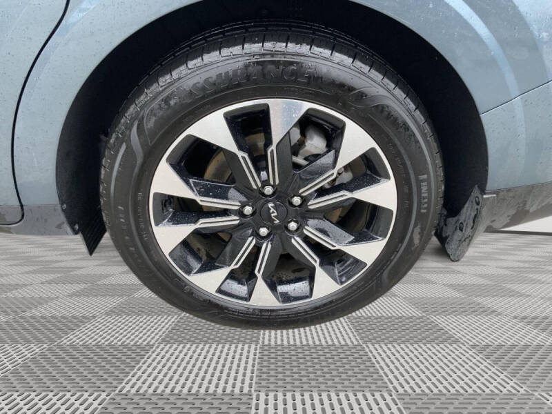 2024 Kia Carnival EX