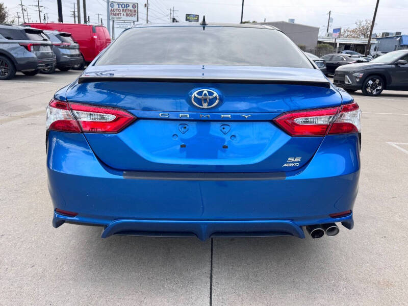2020 Toyota Camry SE