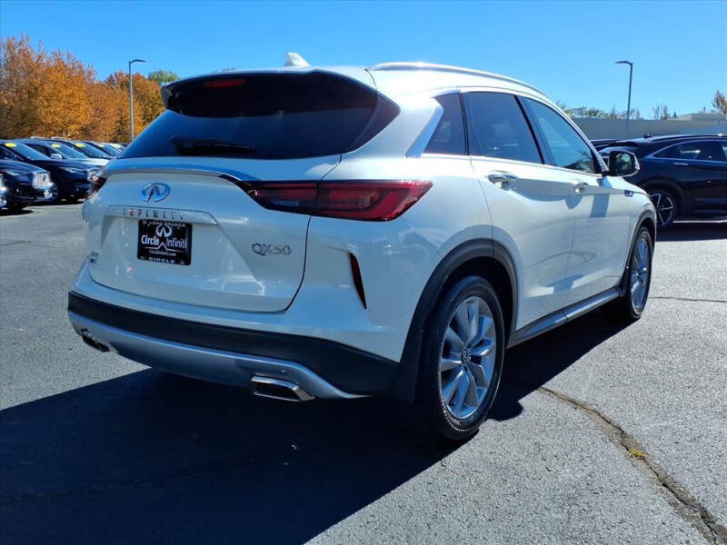2022 Infiniti QX50 Essential