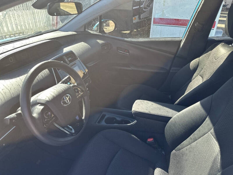 2019 Toyota Prius LE