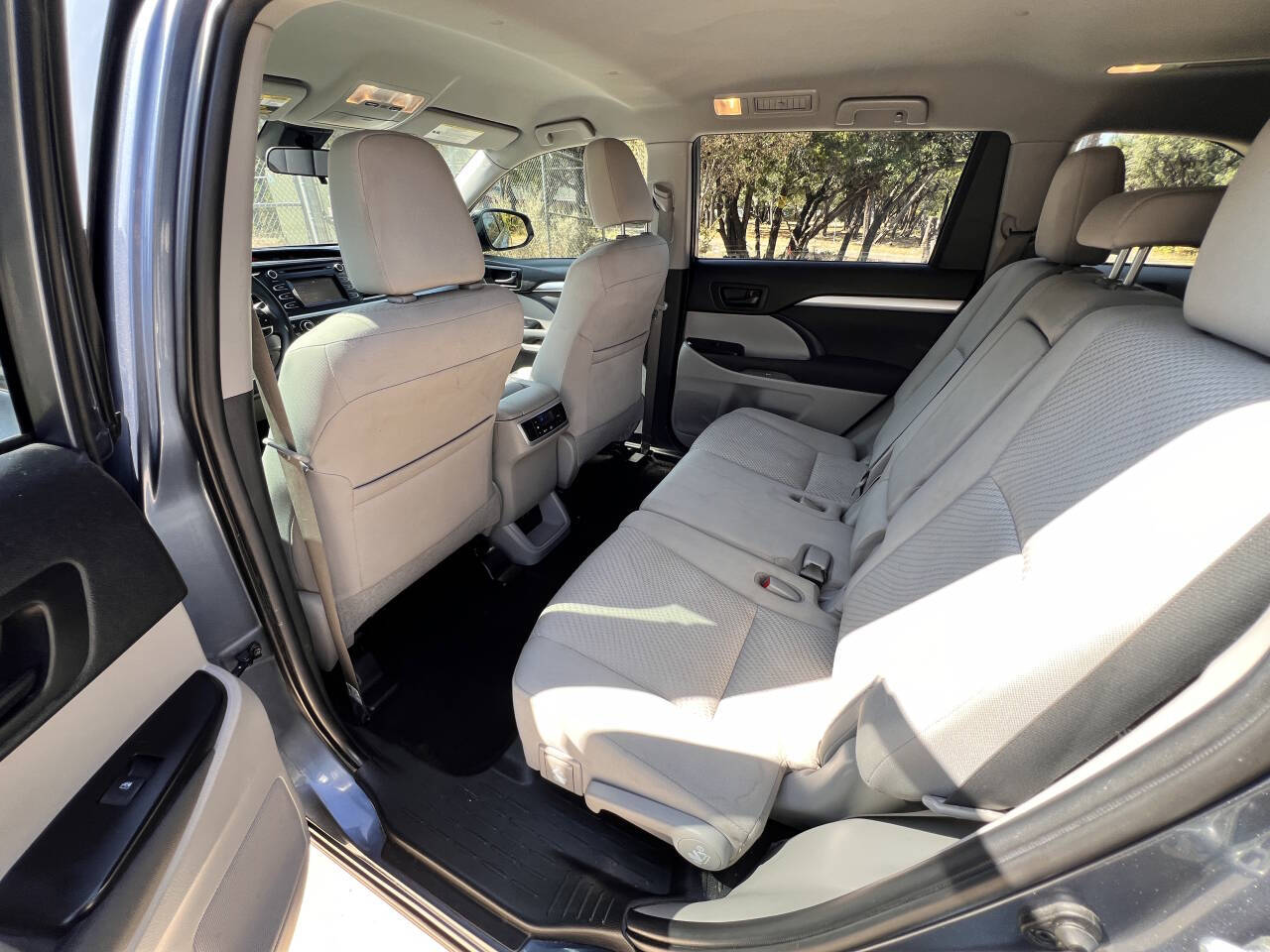 Used Car 2019 Toyota Highlander  Le 4dr Suv (2.7l I4) For Sale Under $20,000 In Austin, Texas