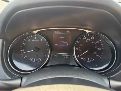 2016 Nissan Rogue SV