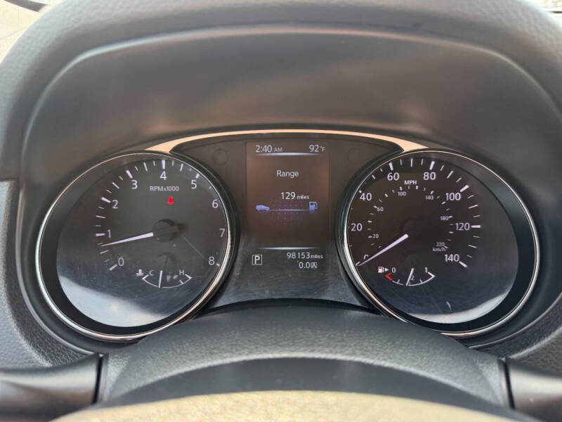 2016 Nissan Rogue SV