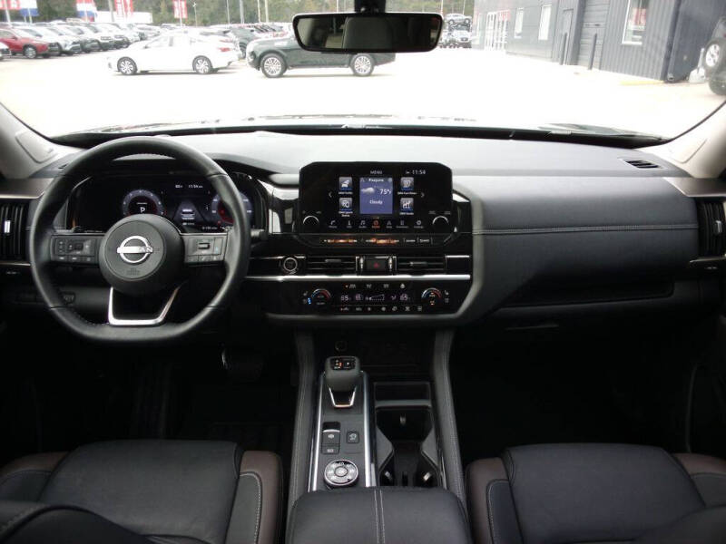 2024 Nissan Pathfinder Platinum